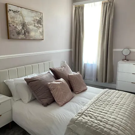 North Bay Nest House Scarborough