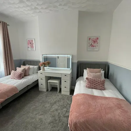 Holiday home North Bay Nest House